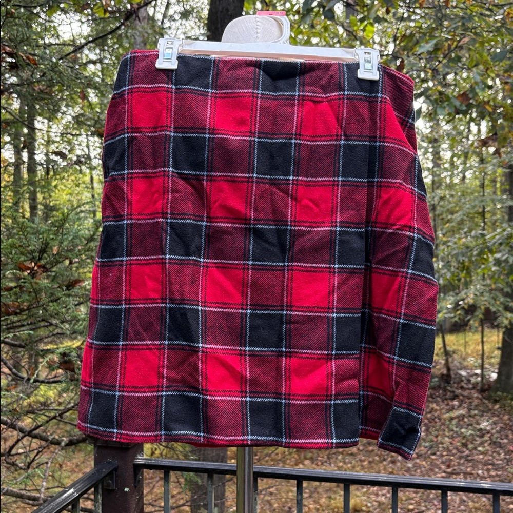 NEW Talbots Red and Black Checkered Skirt side zipper soft sz 12P (petites)